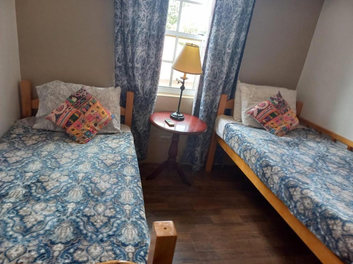 Pista Q Hostel And Apartments Oranjestad Ngoại thất bức ảnh