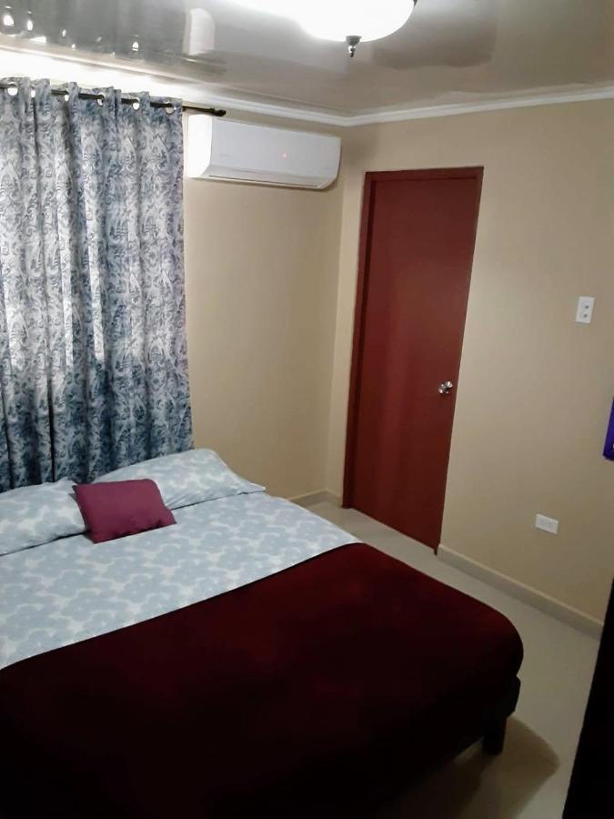 Pista Q Hostel And Apartments Oranjestad Ngoại thất bức ảnh