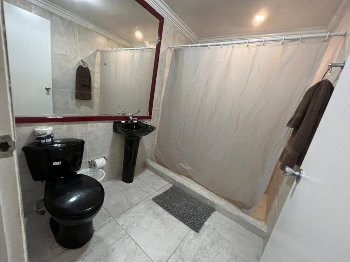 Pista Q Hostel And Apartments Oranjestad Ngoại thất bức ảnh