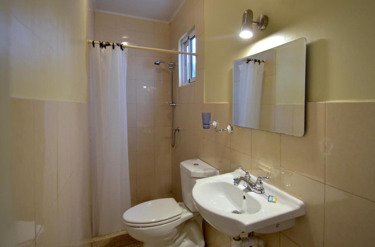 Pista Q Hostel And Apartments Oranjestad Ngoại thất bức ảnh