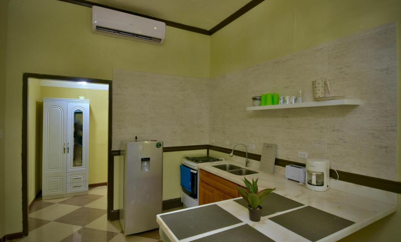 Pista Q Hostel And Apartments Oranjestad Ngoại thất bức ảnh