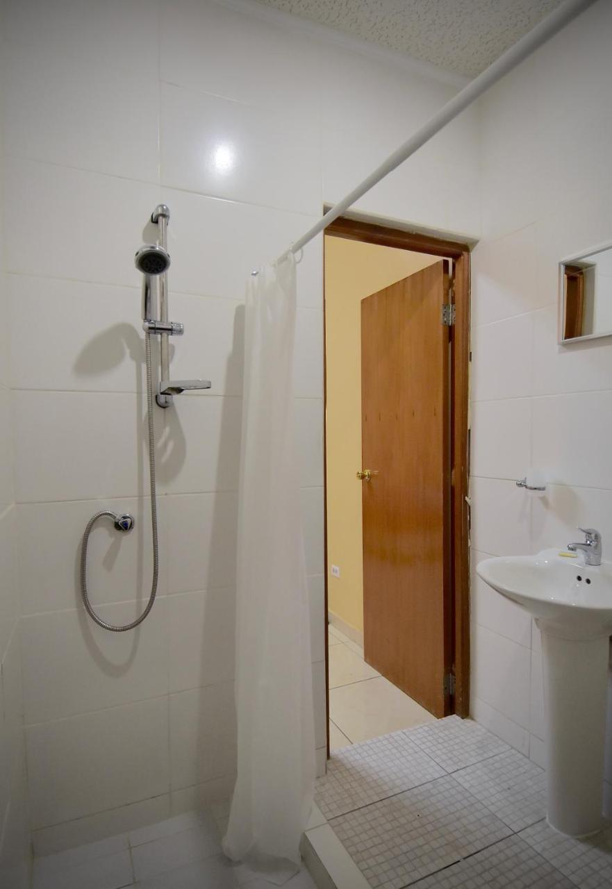 Pista Q Hostel And Apartments Oranjestad Ngoại thất bức ảnh
