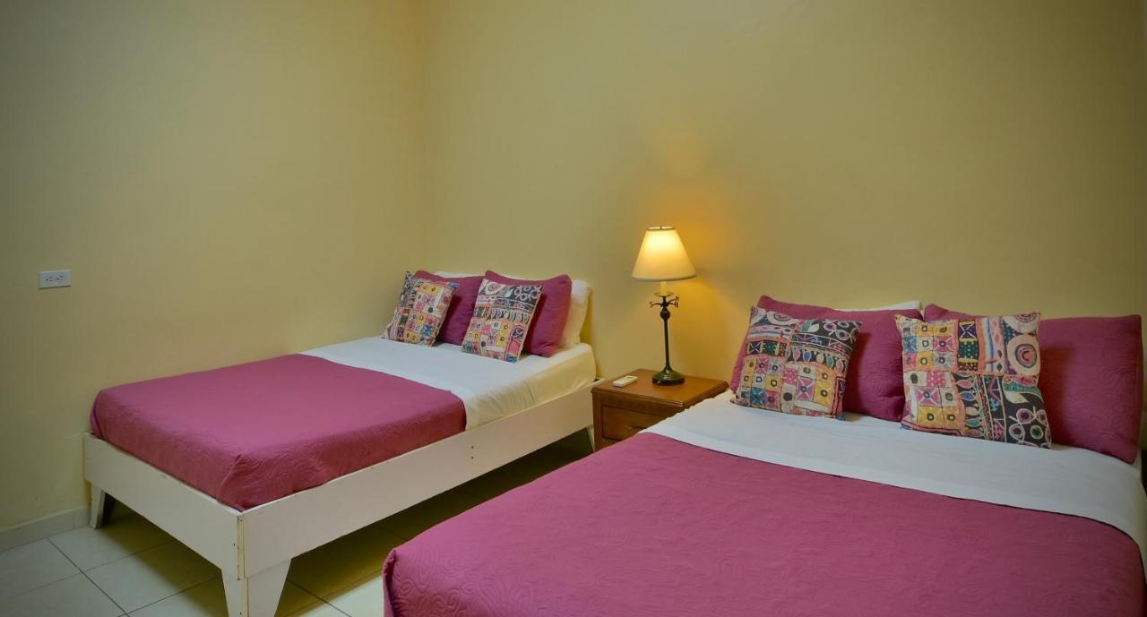 Pista Q Hostel And Apartments Oranjestad Ngoại thất bức ảnh