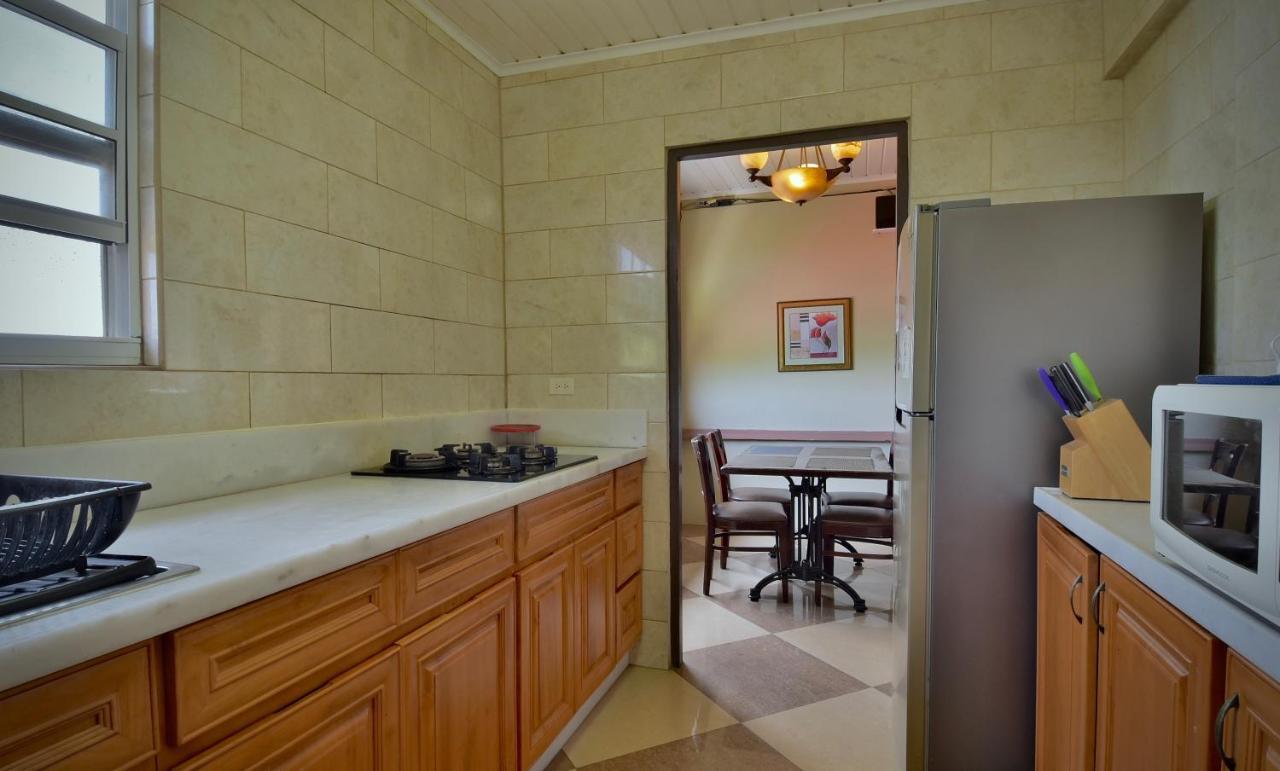 Pista Q Hostel And Apartments Oranjestad Ngoại thất bức ảnh