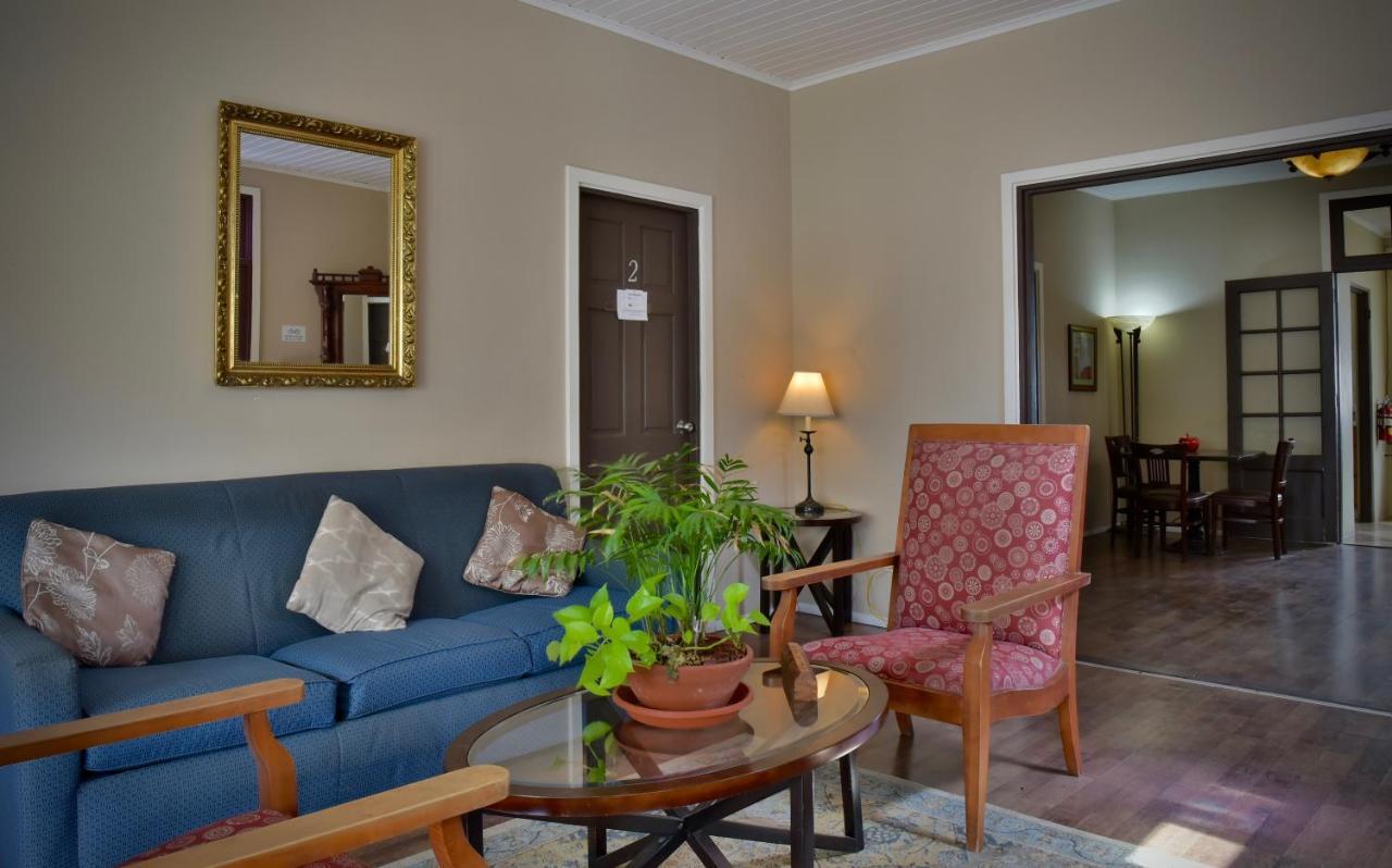 Pista Q Hostel And Apartments Oranjestad Ngoại thất bức ảnh
